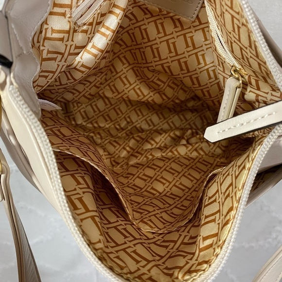 Tignanello nude shoulder bag - Picture 14 of 16